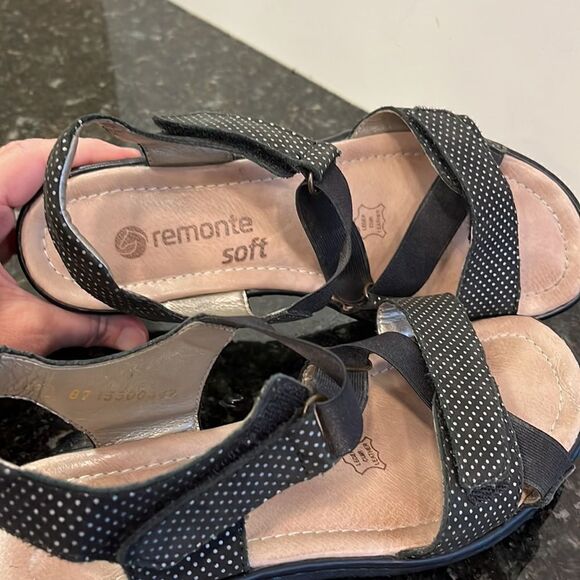 Reikers Remonte Women’s Soft Black Polka Dot Flat Sandal Reanne 57 Strap. - Picture 6 of 9